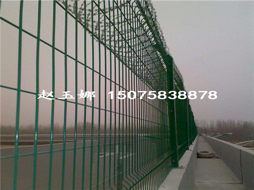 獄監管區圍墻頂部增高金屬隔離網