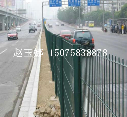 公路護(hù)欄網(wǎng)