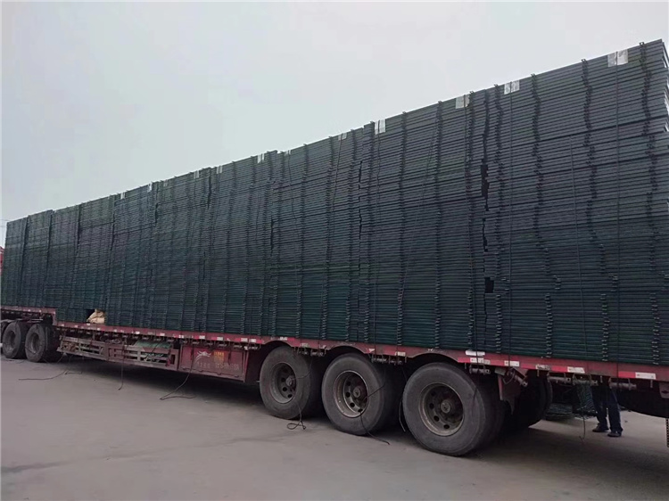 高鐵橋下封閉防護柵欄網(wǎng)