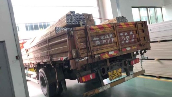 攜手戰(zhàn)役，共度難關(guān)！